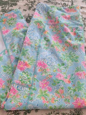 Disney x Lilly Pulitzer Weekender Leggings Size XL